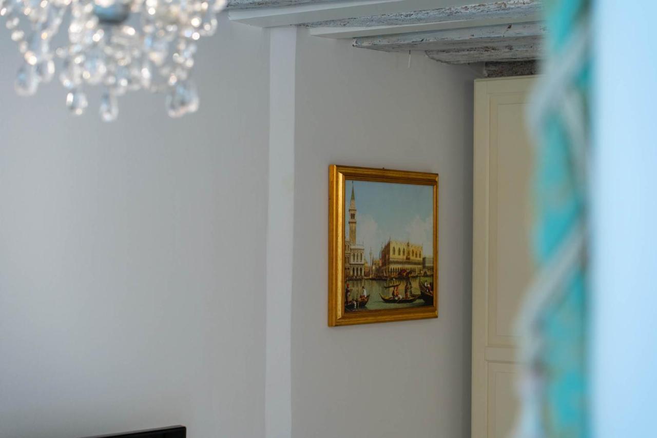 Loving In Venice, 5 Stars Eksteriør bilde